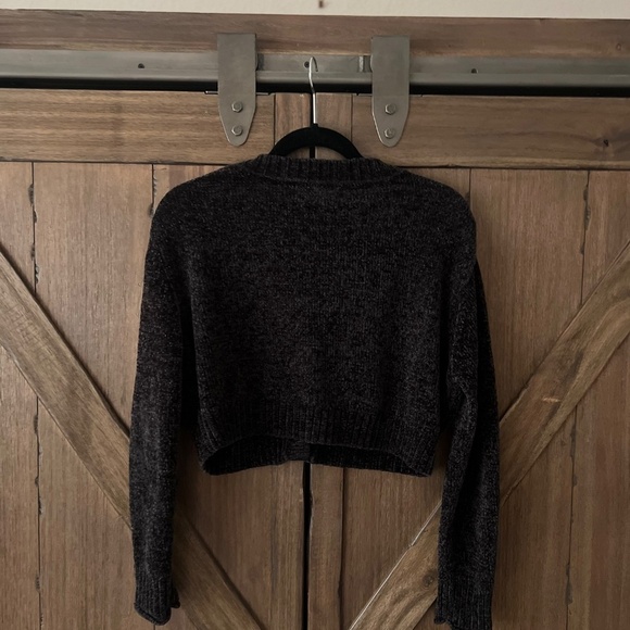 Urban Outfitters Chenille Knit Loose Fit Cropped Cardigan Sweater Size Medium - Picture 4 of 8